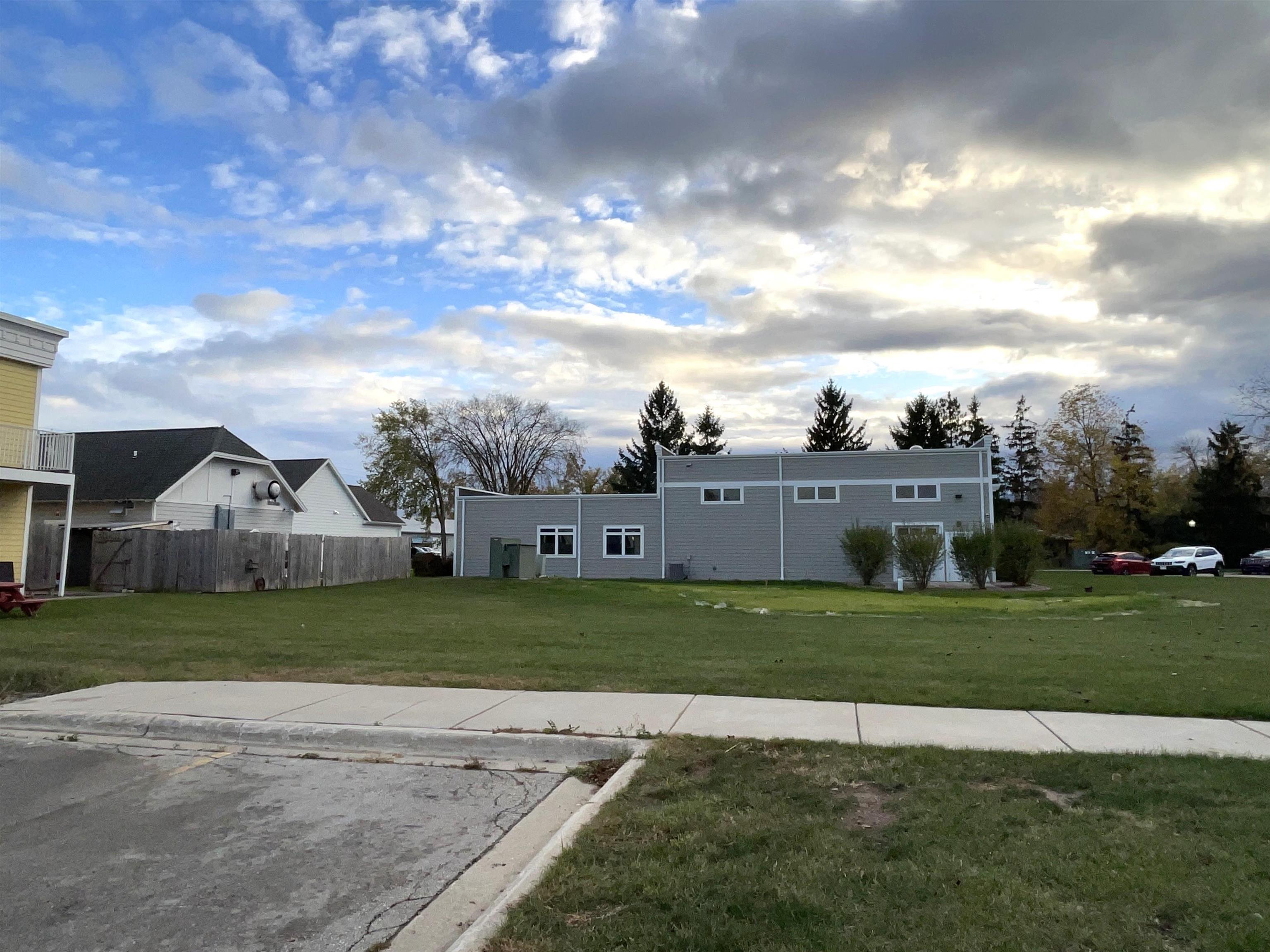 2200 Dickinson Road, Unit 7 De Pere, WI 54115 - Photo 3 of 5