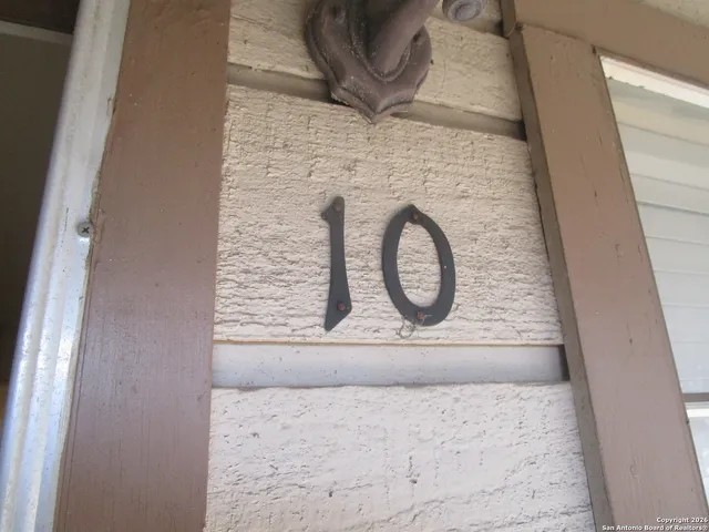 $895 | 718 West Russell Place, Unit 10, San Antonio, TX 78212