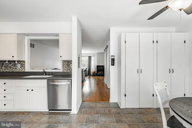 $435,000 | 109 Lakeside Drive, Downingtown, PA 19335