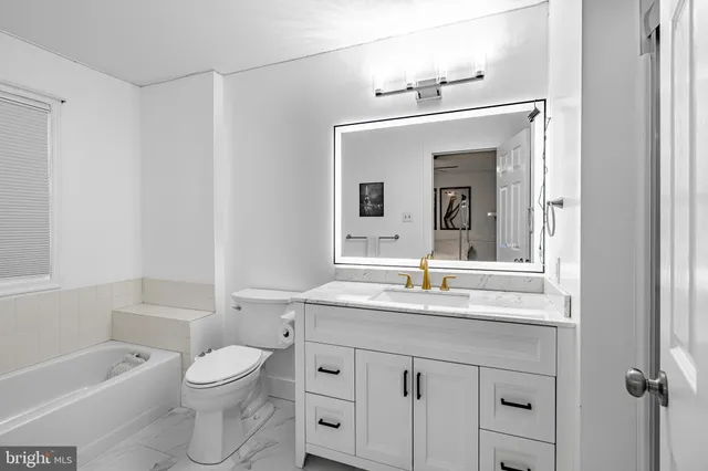 $435,000 | 109 Lakeside Drive, Downingtown, PA 19335