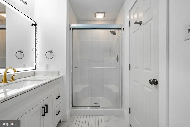 $435,000 | 109 Lakeside Drive, Downingtown, PA 19335