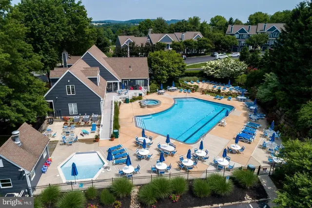 $435,000 | 109 Lakeside Drive, Downingtown, PA 19335