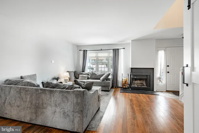 $435,000 | 109 Lakeside Drive, Downingtown, PA 19335