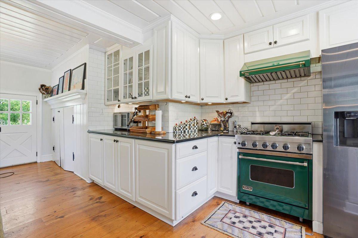 318 Welcome House Road Perkasie, PA 18944 - Photo 14 of 121 Viking professional propane range & oven
