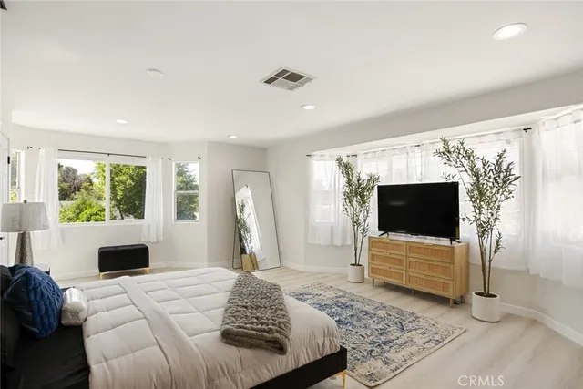 $4,100 | 7904 Tampa Avenue, Reseda, CA 91335