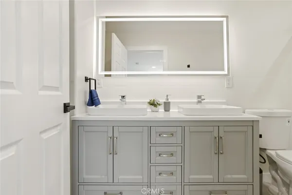 $3,649 | 7904 Tampa Avenue, Reseda, CA 91335