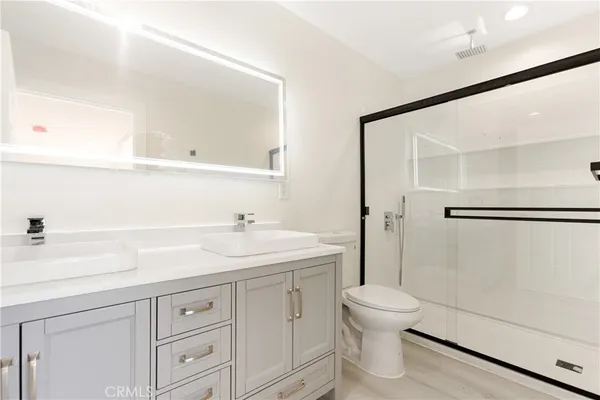 $3,649 | 7904 Tampa Avenue, Reseda, CA 91335