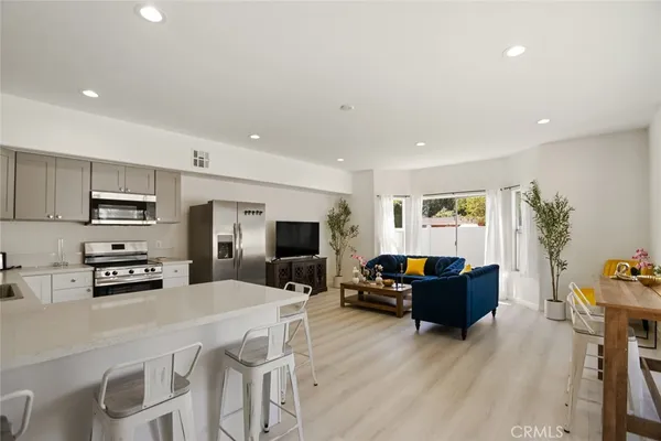 $3,649 | 7904 Tampa Avenue, Reseda, CA 91335