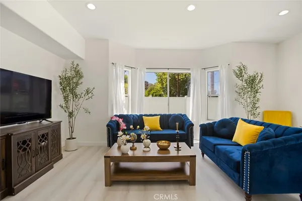 $3,649 | 7904 Tampa Avenue, Reseda, CA 91335
