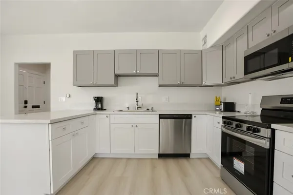 $3,649 | 7904 Tampa Avenue, Reseda, CA 91335