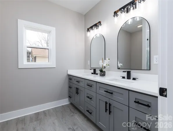 $359,000 | 1949 Colonial Lane, Hickory, NC 28601