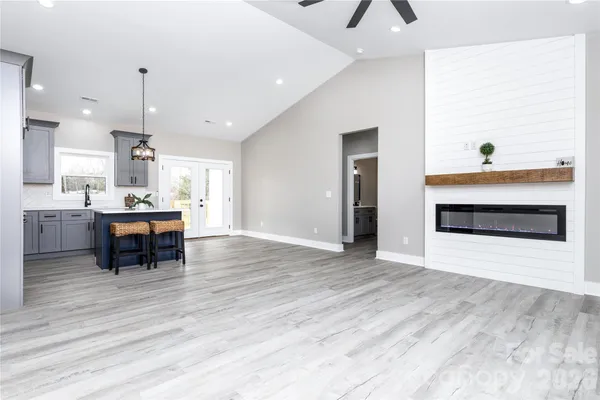 $359,000 | 1949 Colonial Lane, Hickory, NC 28601