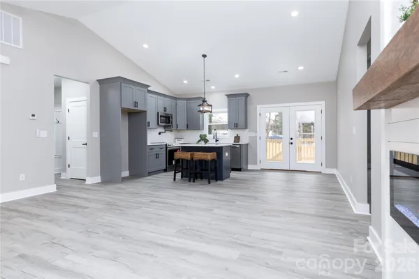 $359,000 | 1949 Colonial Lane, Hickory, NC 28601