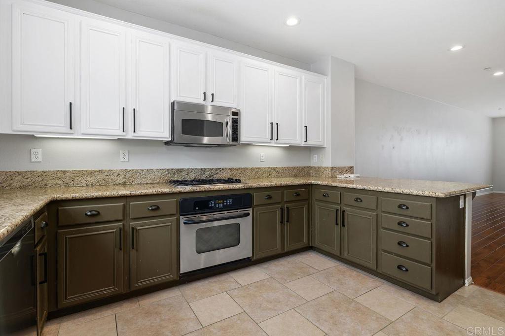 112 Via Sovana Santee, CA 92071 - Photo 16 of 52