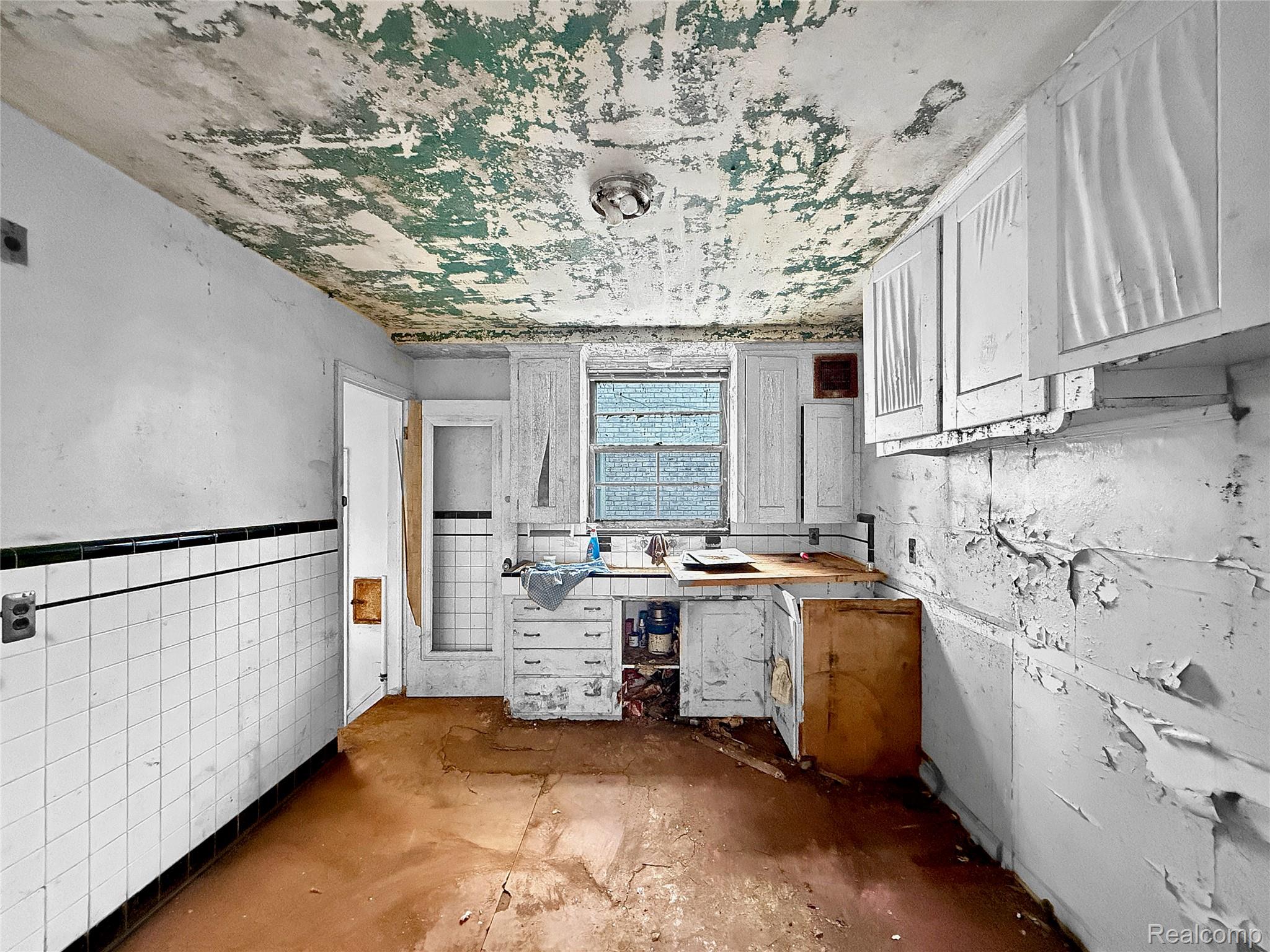 1768 Hampton Road Grosse Pointe, MI 48236 - Photo 13 of 46 b83d28f0a9c952d1a951313faaeee1118a9dddf1.jpeg