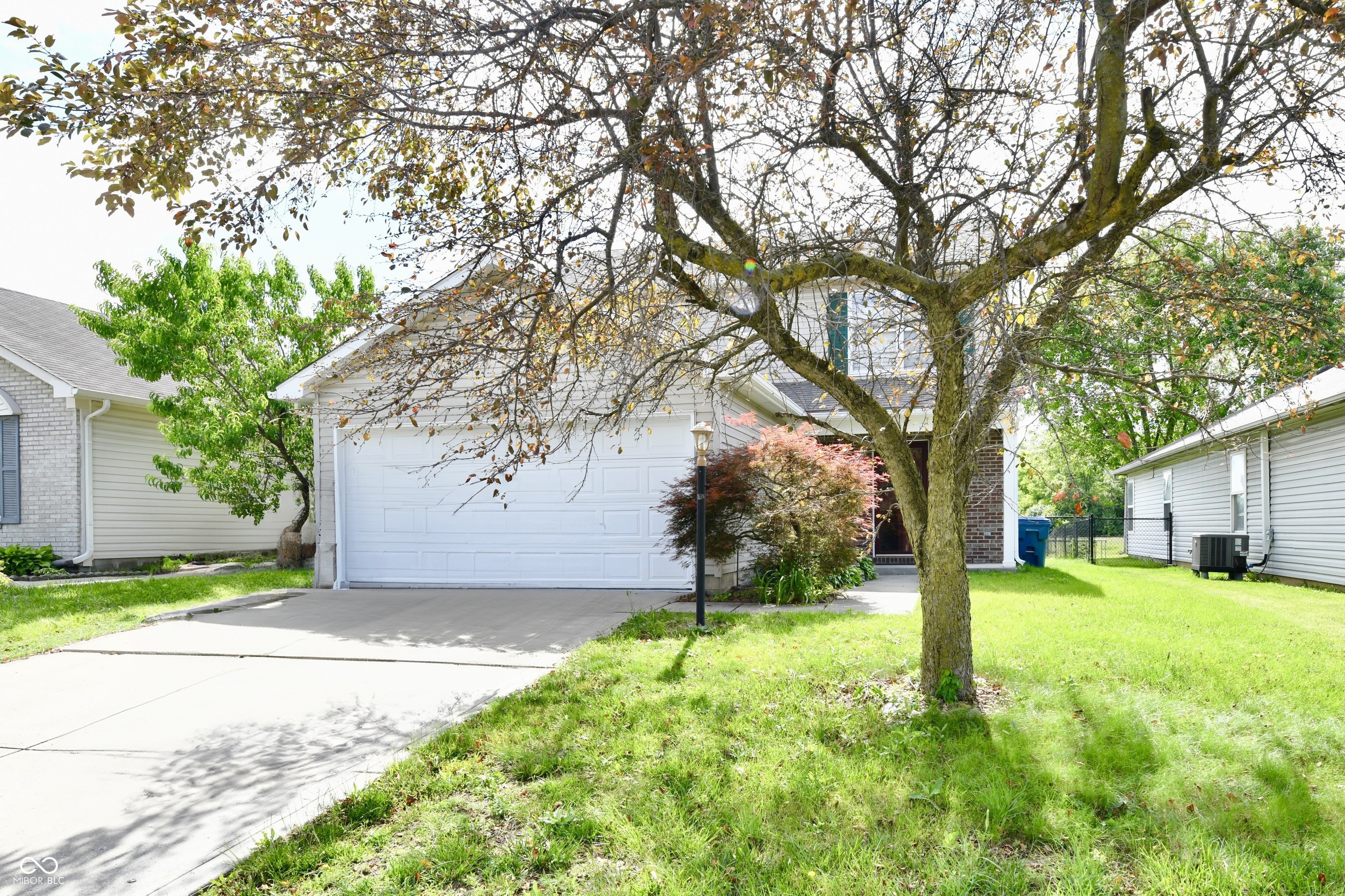 5302 Cliff Ridge Drive Indianapolis, IN 46217 - Photo 4 of 36