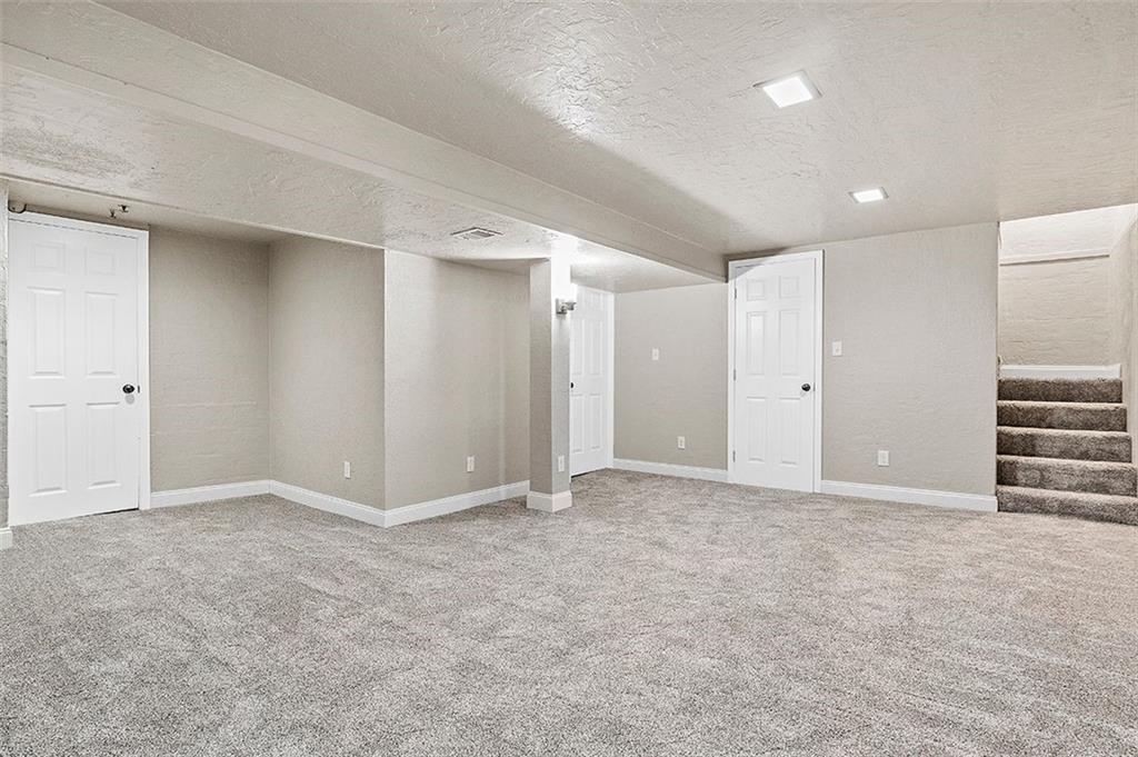 5246 Meadowcrest Road Pittsburgh, PA 15236 - Photo 16 of 23 Gallery Image 16