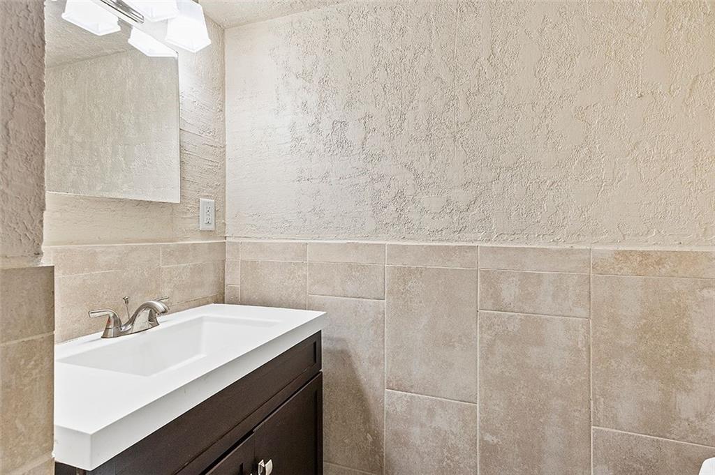 5246 Meadowcrest Road Pittsburgh, PA 15236 - Photo 18 of 23 Gallery Image 18