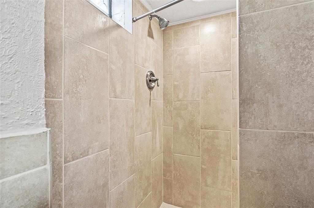 5246 Meadowcrest Road Pittsburgh, PA 15236 - Photo 19 of 23 Gallery Image 19