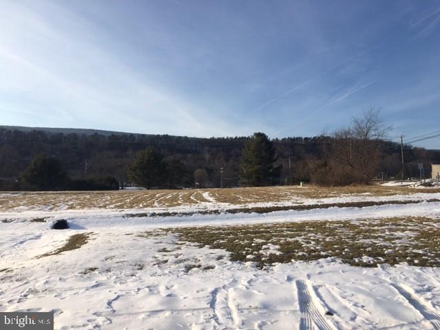 522 Valley Road Berkeley Springs, WV 25411 - Photo 2 of 5