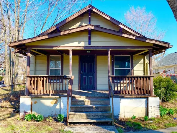 $85,000 | 823 South Huttig Avenue, Independence, MO 64053