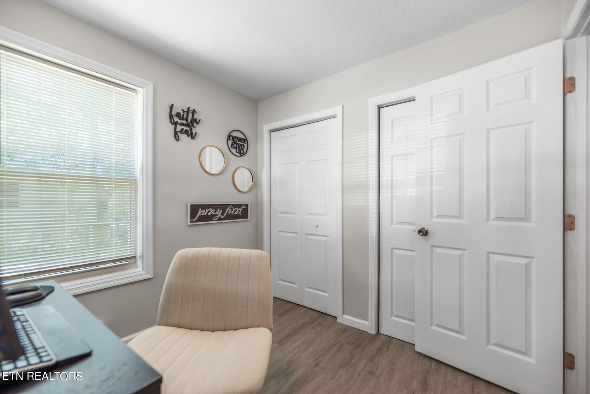 104 Tucker Road Oak Ridge, TN 37830 - Photo 17 of 28 a living room with furniture and a window