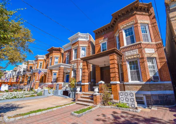 $1,149,000 | 108 Highpoint Avenue, Weehawken, NJ 07086