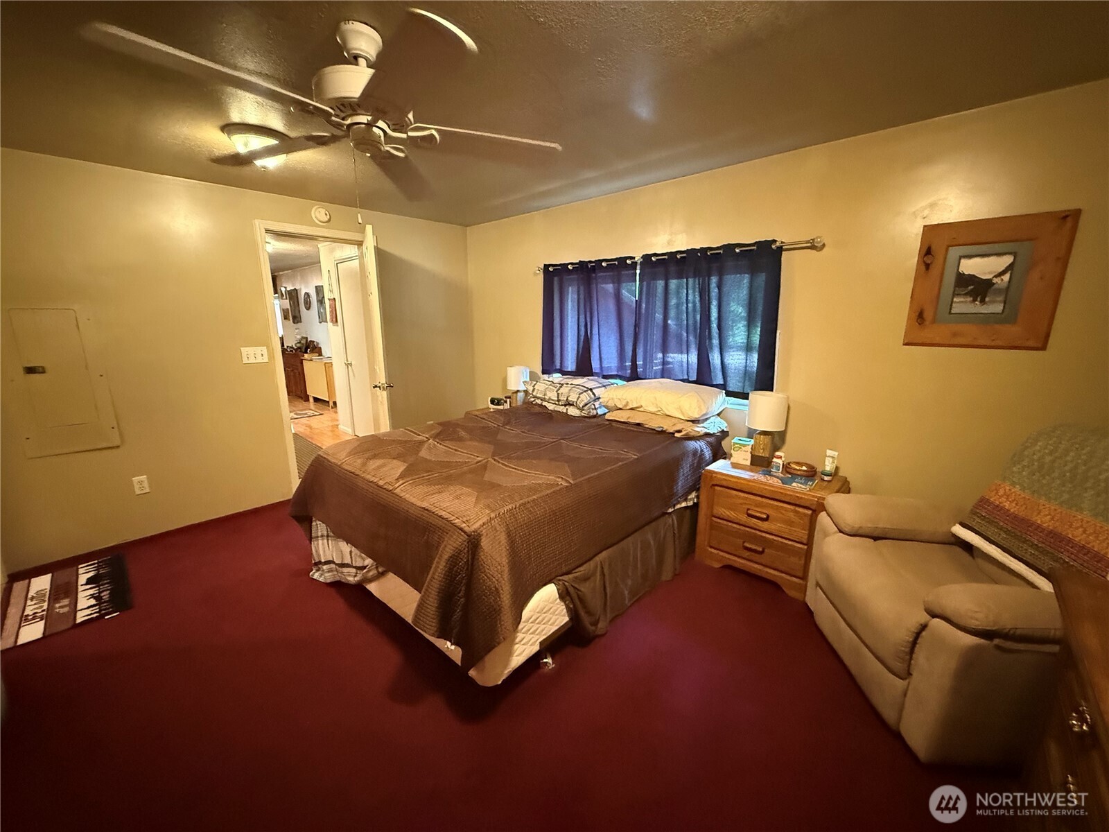 111 Tamarack Lane Dayton, WA 99328 - Photo 14 of 38 a room with furniture and a window