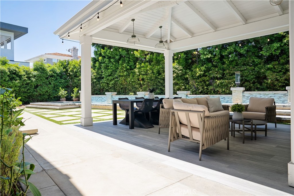519 Signal Road Newport Beach, CA 92663 - Photo 11 of 52