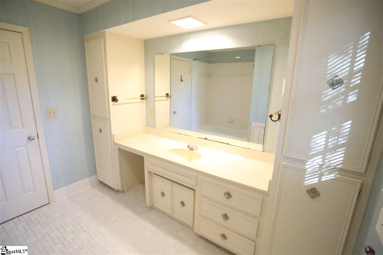 409 Foot Hills Road Greenville, SC 29617 - Photo 25 of 36 Gallery Image 25