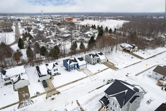 $350,000 | 72268 Beacon Court, South Haven, MI 49090