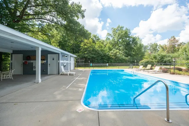 $350,000 | 72268 Beacon Court, South Haven, MI 49090