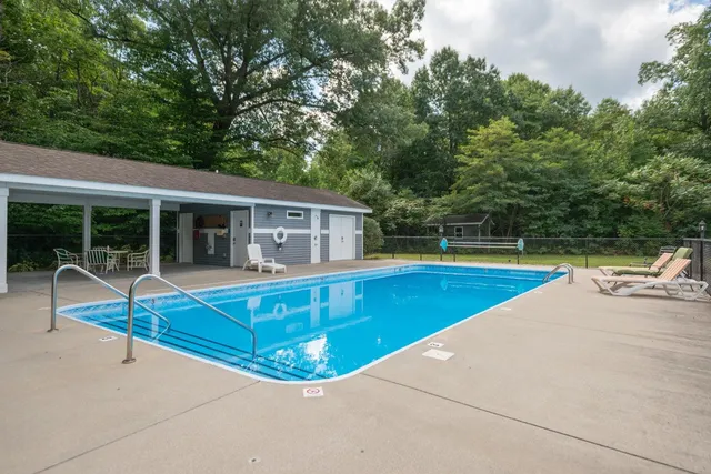 $350,000 | 72268 Beacon Court, South Haven, MI 49090