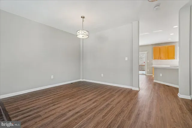 $3,295 | 43771 Maison Blanc Square, Ashburn, VA 20148