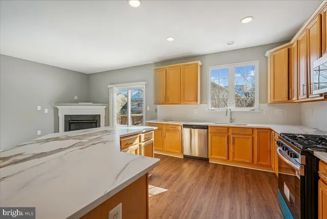 $3,295 | 43771 Maison Blanc Square, Ashburn, VA 20148