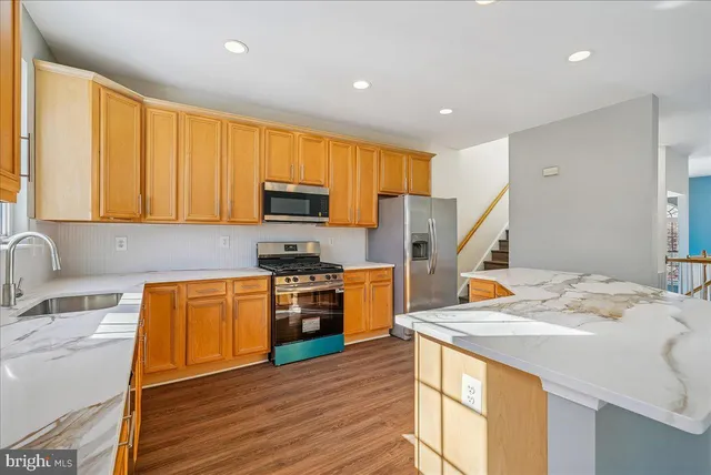 $3,295 | 43771 Maison Blanc Square, Ashburn, VA 20148