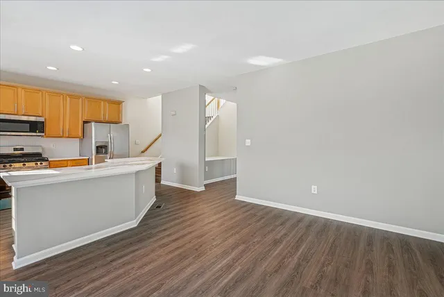 $3,295 | 43771 Maison Blanc Square, Ashburn, VA 20148