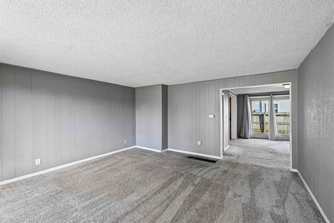 5930 Troy Mills Road Coggon, IA 52218 - Photo 6 of 25 Gallery Image 6