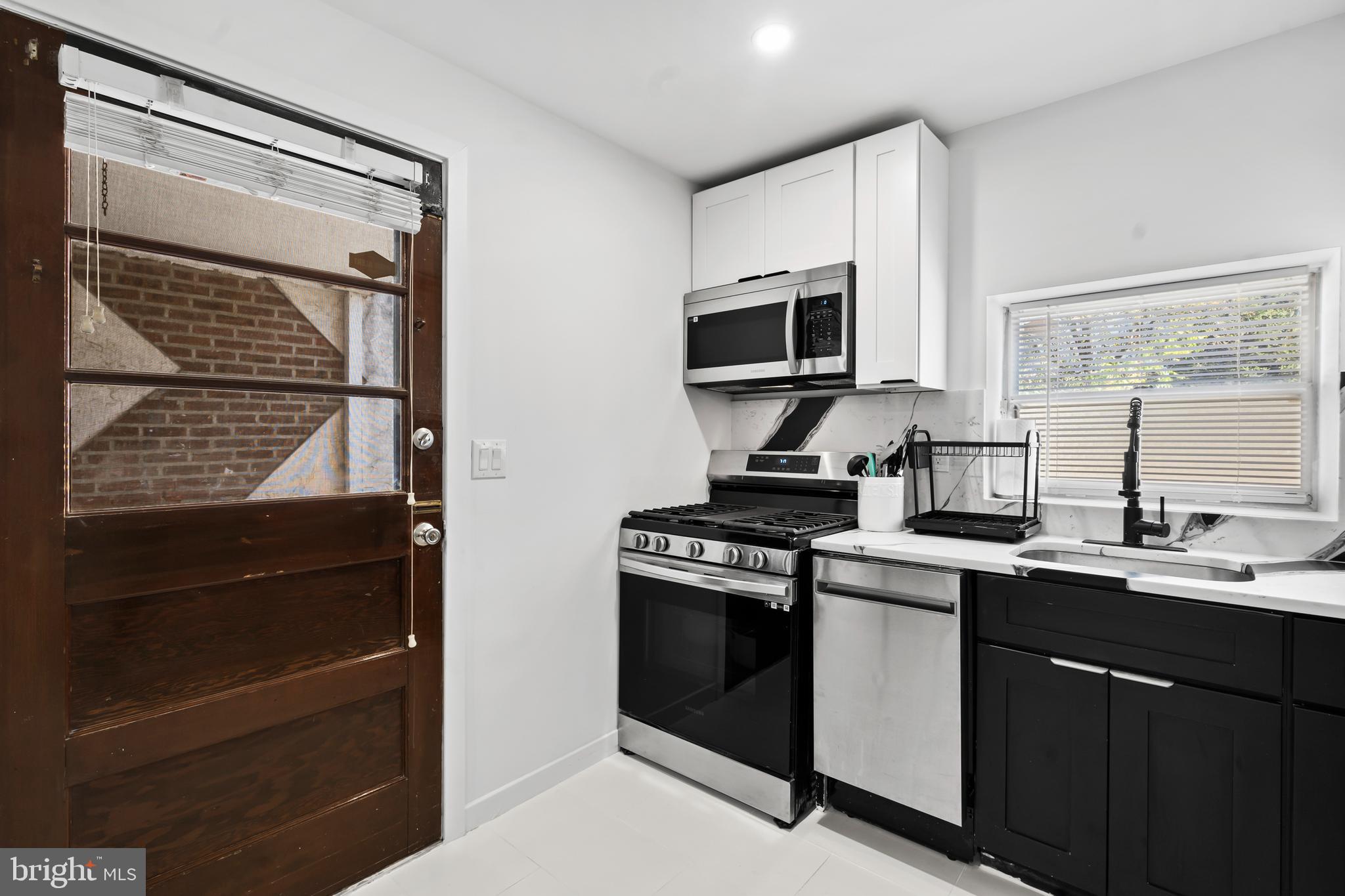 481 Conarroe Street Philadelphia, PA 19128 - Photo 11 of 35