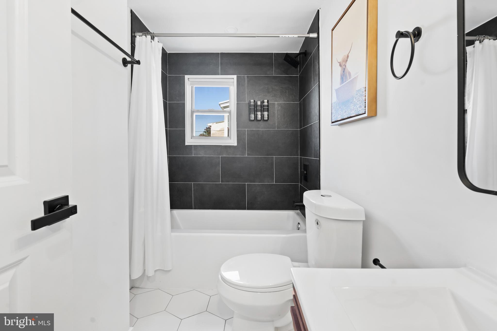 481 Conarroe Street Philadelphia, PA 19128 - Photo 24 of 35