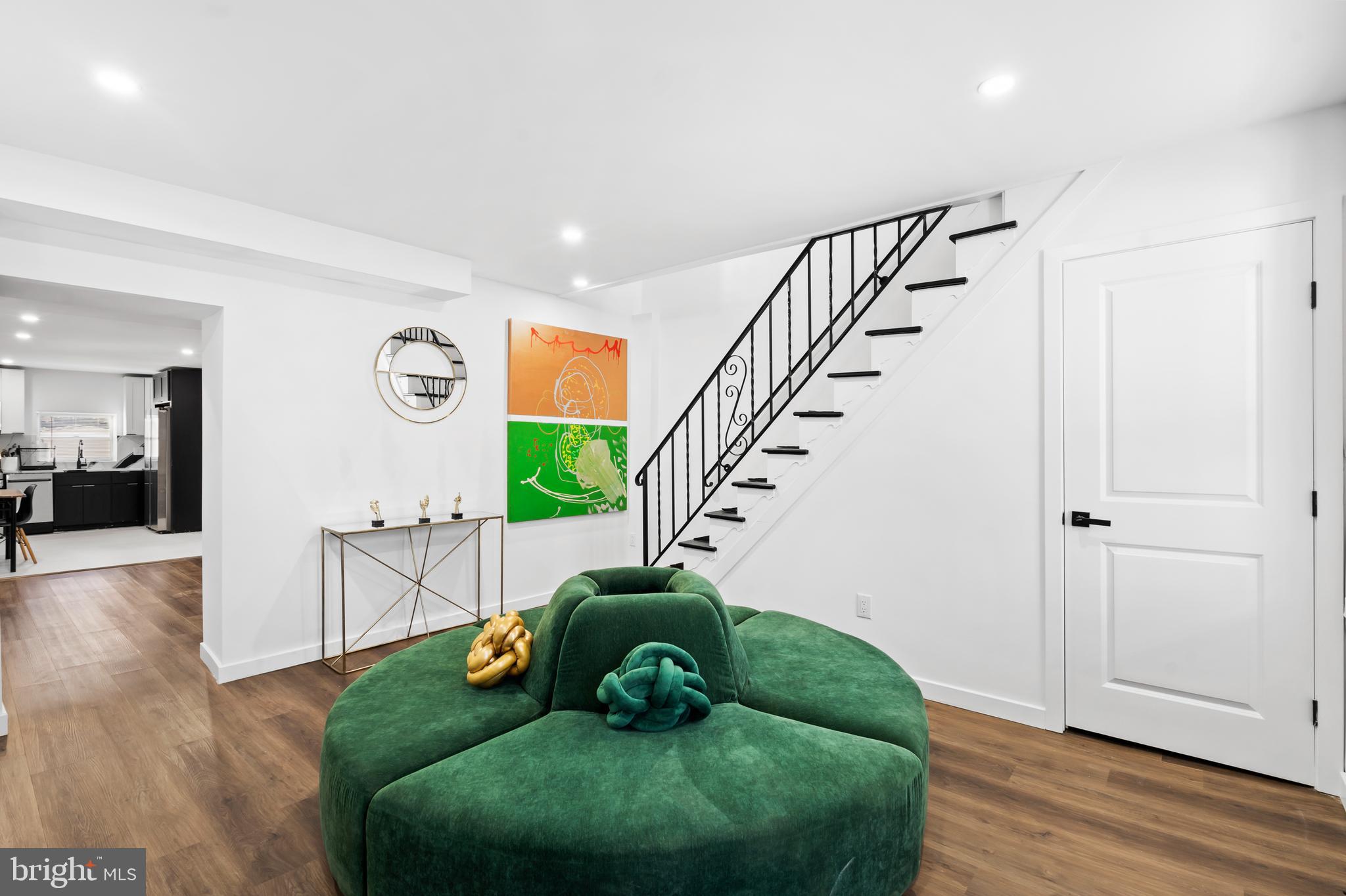 481 Conarroe Street Philadelphia, PA 19128 - Photo 5 of 35