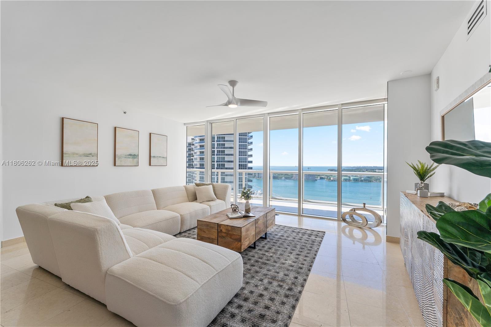 450 Alton Road, Unit 2703 Miami Beach, FL 33139 - Photo 2 of 42 Gallery Image 2
