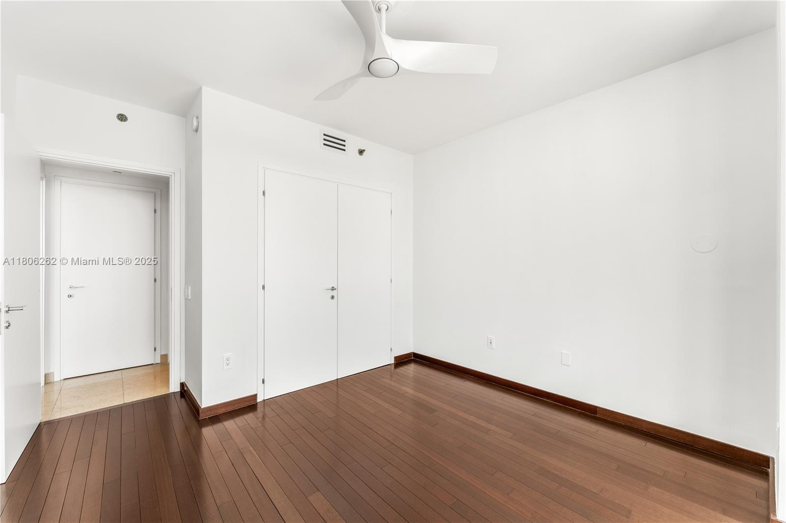 450 Alton Road, Unit 2703 Miami Beach, FL 33139 - Photo 25 of 42 Gallery Image 25
