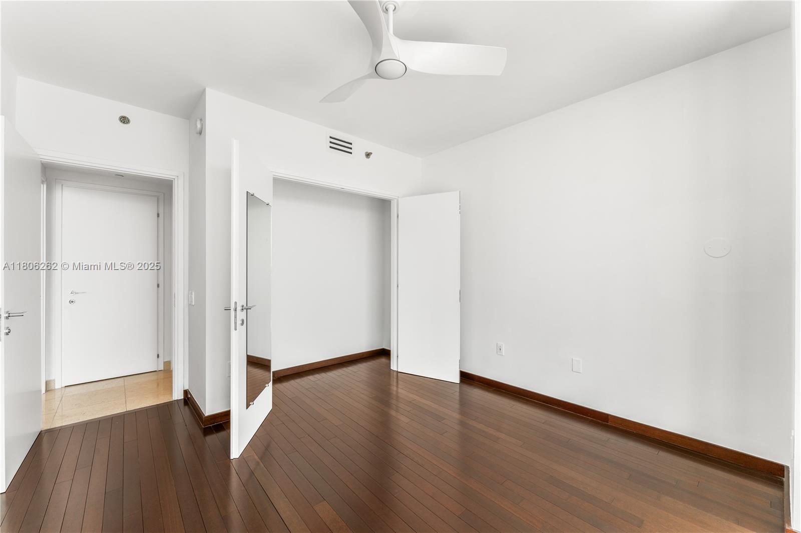 450 Alton Road, Unit 2703 Miami Beach, FL 33139 - Photo 26 of 42 Gallery Image 26