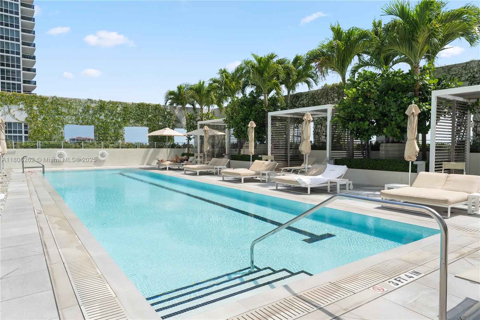 450 Alton Road, Unit 2703 Miami Beach, FL 33139 - Photo 34 of 42 Gallery Image 34