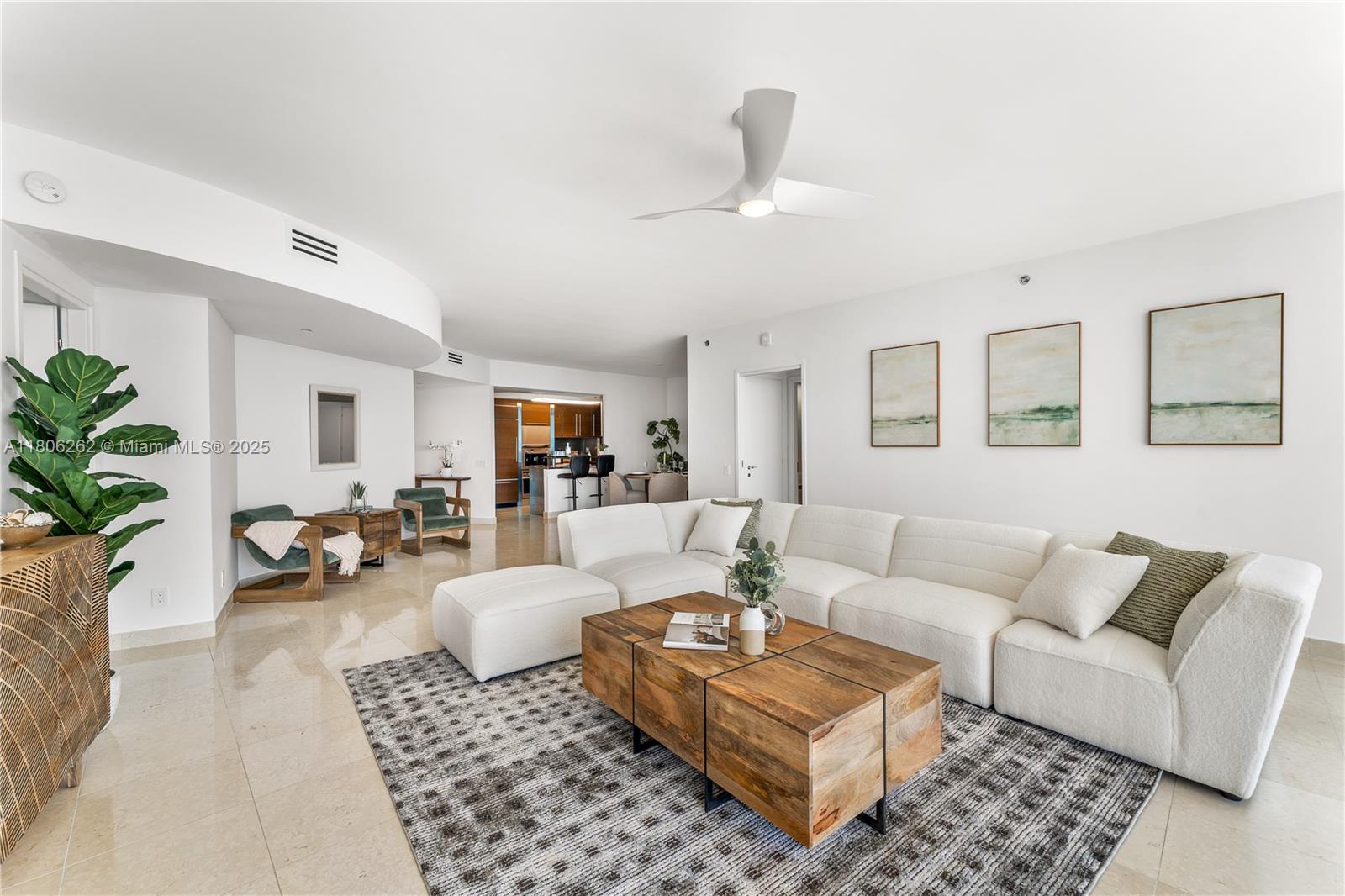 450 Alton Road, Unit 2703 Miami Beach, FL 33139 - Photo 5 of 42 Gallery Image 5