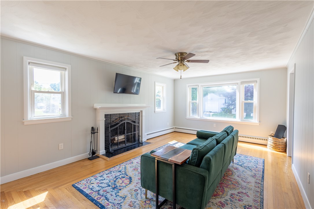 40 Greenfield Road Cumberland, RI 02864 - Photo 5 of 18 Gallery Image 5