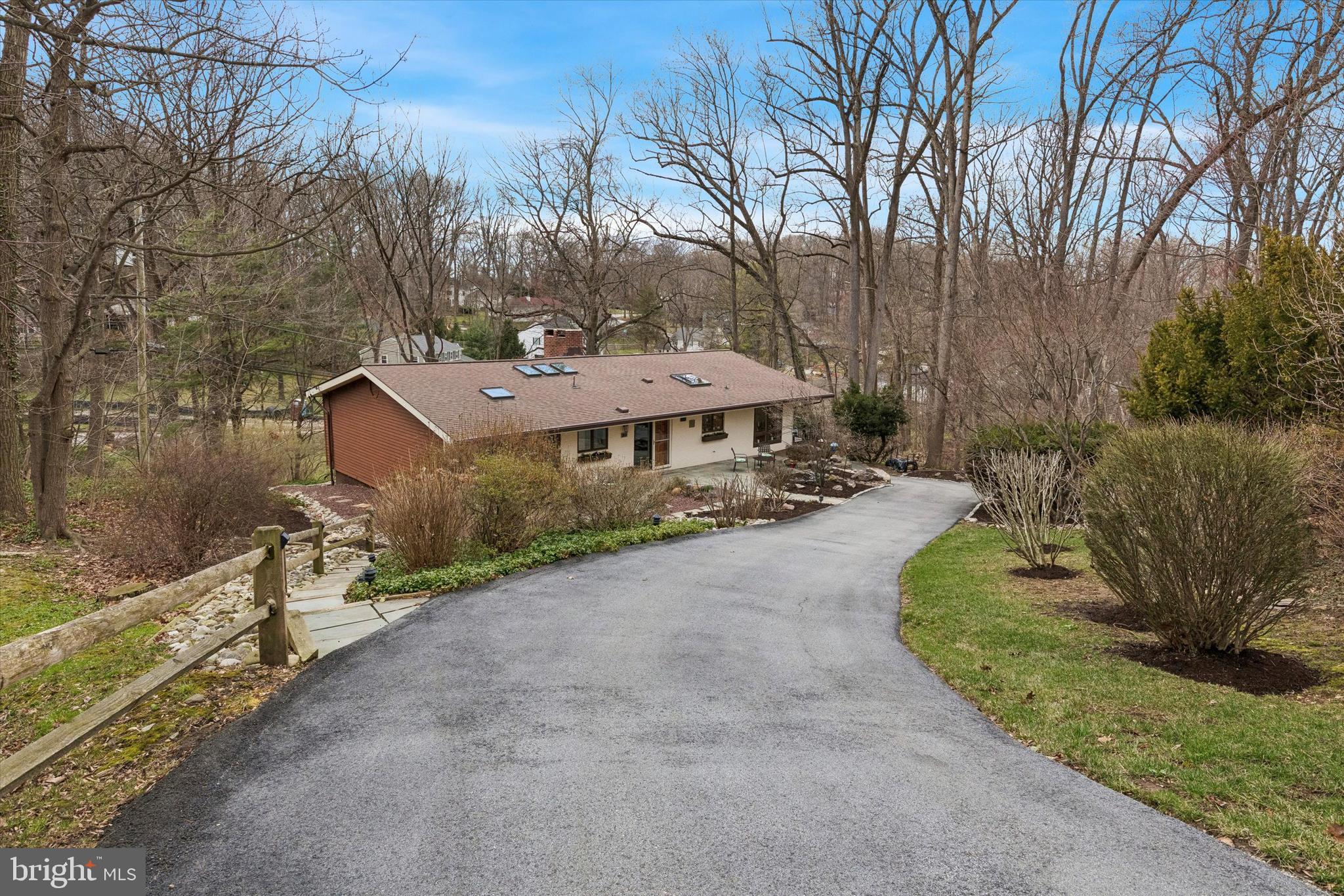 610 Arlyn Circle Wayne, PA 19087 - Photo 2 of 39