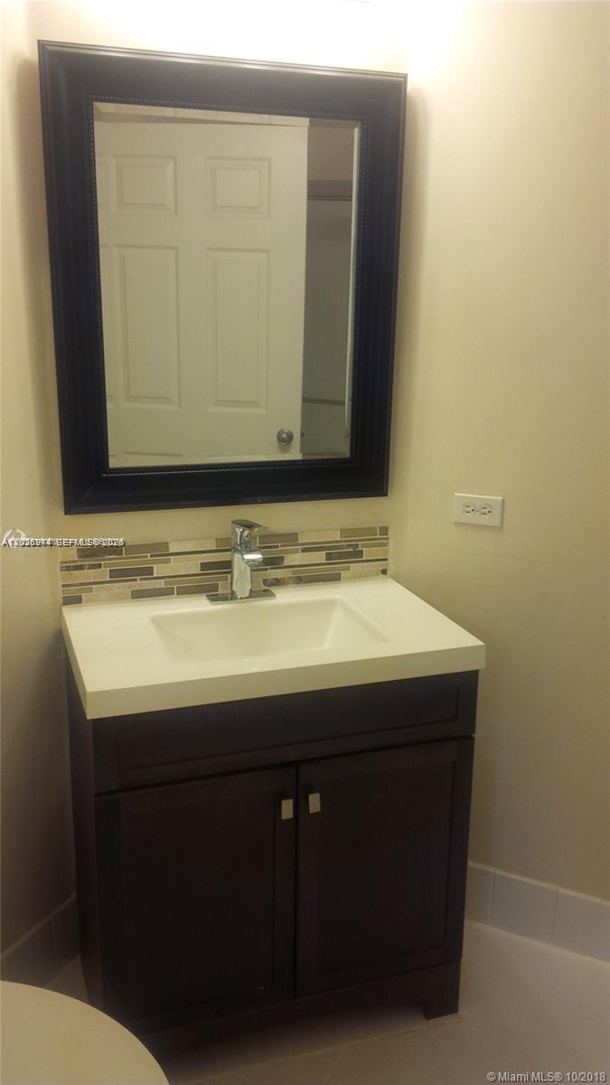 17125 North Bay Road, Unit 3113 Sunny Isles Beach, FL 33160 - Photo 6 of 13