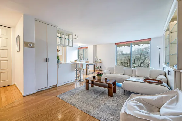 $369,500 | 1050 Wall Street, Unit 3D, Ann Arbor, MI 48105